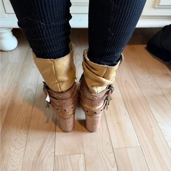 Freebird by Steven Tan Slouch Lace-Up Leather Boots with Studded Straps - Picture 4 of 8